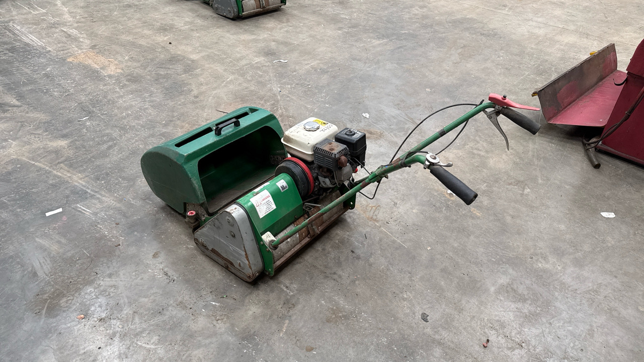 DENNIS FT20 PEDESTRIAN CYLINDER MOWER WITH 5K UNIT AND GRASS BOX - Строительное оборудование: фото 4 DENNIS FT20 PEDESTRIAN CYLINDER MOWER WITH 5K UNIT AND GRASS BOX - Строительное оборудование: фото 4