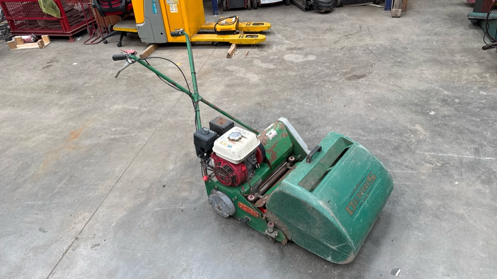DENNIS FT510 PEDESTRIAN CYLINDER MOWER WITH 5K UNIT AND GRASS BOX - Строительное оборудование: фото 1 DENNIS FT510 PEDESTRIAN CYLINDER MOWER WITH 5K UNIT AND GRASS BOX - Строительное оборудование: фото 1