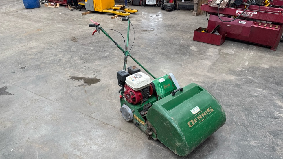 DENNIS FT510 PEDESTRIAN CYLINDER MOWER WITH 5K UNIT AND GRASS BOX - Строительное оборудование: фото 1 DENNIS FT510 PEDESTRIAN CYLINDER MOWER WITH 5K UNIT AND GRASS BOX - Строительное оборудование: фото 1