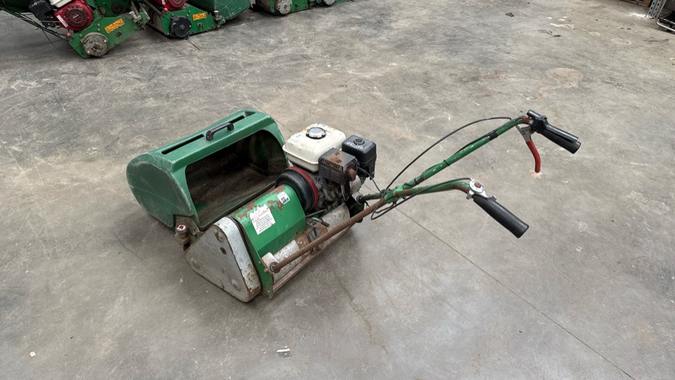 DENNIS FT510 PEDESTRIAN CYLINDER MOWER WITH 5K UNIT AND GRASS BOX - Строительное оборудование: фото 4 DENNIS FT510 PEDESTRIAN CYLINDER MOWER WITH 5K UNIT AND GRASS BOX - Строительное оборудование: фото 4