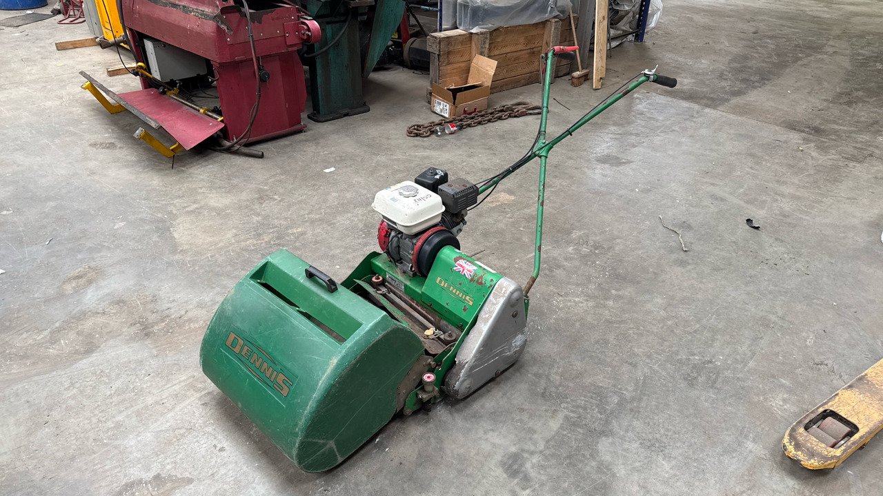 DENNIS FT510 PEDESTRIAN CYLINDER MOWER WITH 5K UNIT AND GRASS BOX - Строительное оборудование: фото 3 DENNIS FT510 PEDESTRIAN CYLINDER MOWER WITH 5K UNIT AND GRASS BOX - Строительное оборудование: фото 3