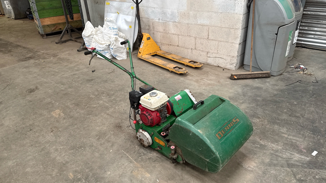 DENNIS FT510 PEDESTRIAN CYLINDER MOWER WITH 5K UNIT AND GRASS BOX - Строительное оборудование: фото 2 DENNIS FT510 PEDESTRIAN CYLINDER MOWER WITH 5K UNIT AND GRASS BOX - Строительное оборудование: фото 2