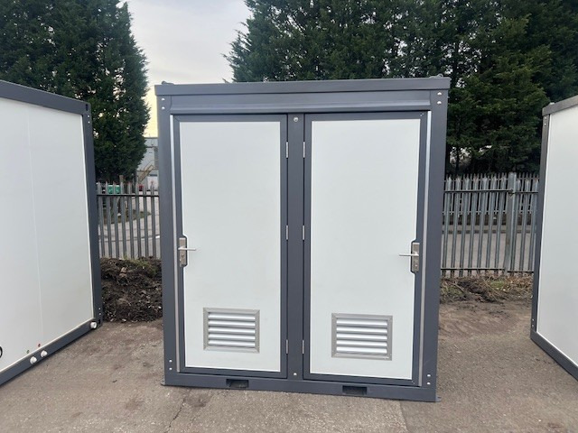 DOUBLE TOILET UNIT, INSULATED, FORKLIFT LIFTING POINT *LOCATED OFF - Жилой контейнер: фото 2 DOUBLE TOILET UNIT, INSULATED, FORKLIFT LIFTING POINT *LOCATED OFF - Жилой контейнер: фото 2