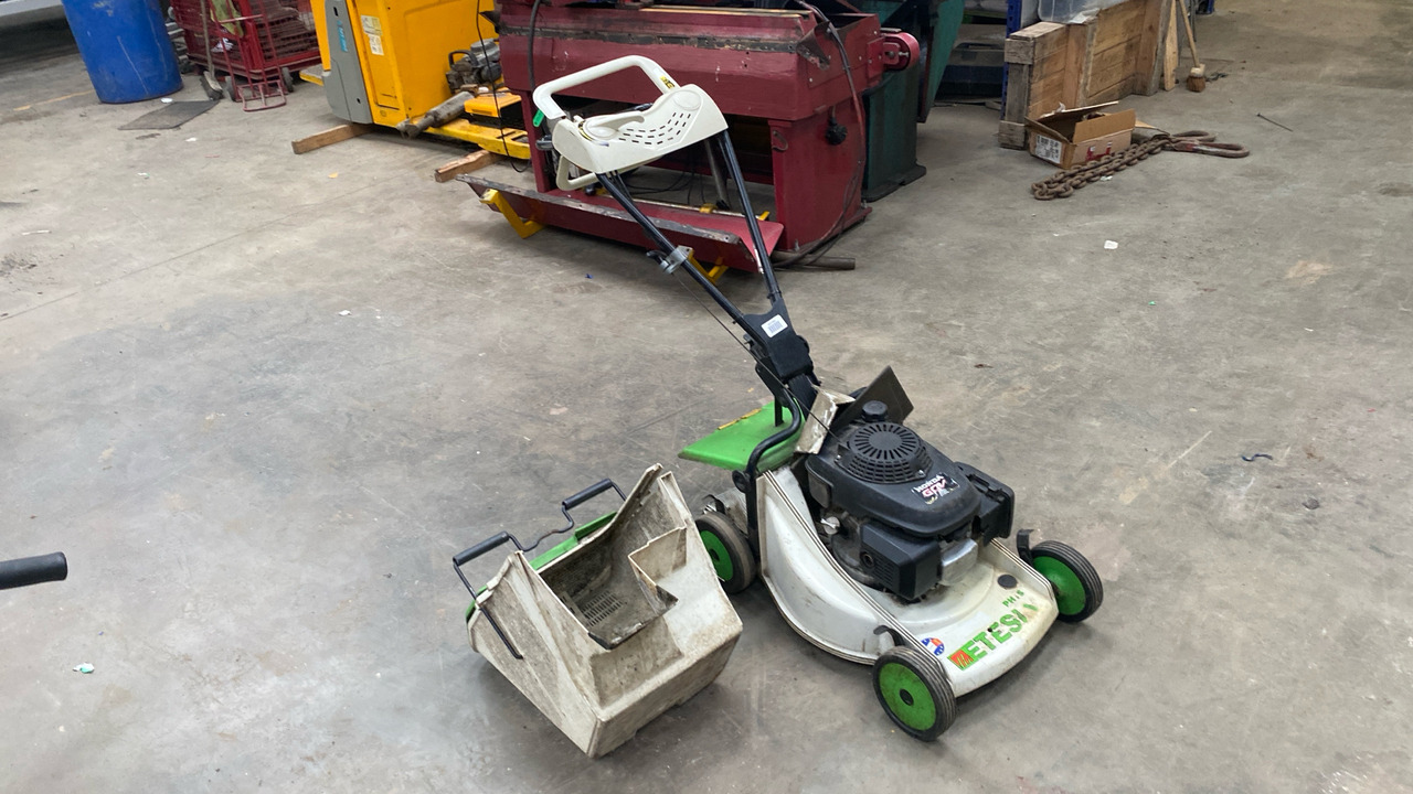 ETESIA PHTS MOWER, HONDA GCV 160 ENGINE - Строительное оборудование: фото 1 ETESIA PHTS MOWER, HONDA GCV 160 ENGINE - Строительное оборудование: фото 1
