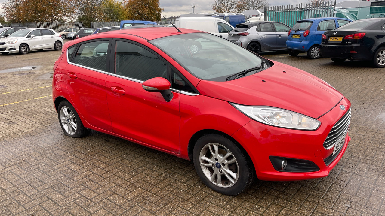 FORD FIESTA 1.0 ECO BOOST - Хэтчбек: фото 1 FORD FIESTA 1.0 ECO BOOST - Хэтчбек: фото 1