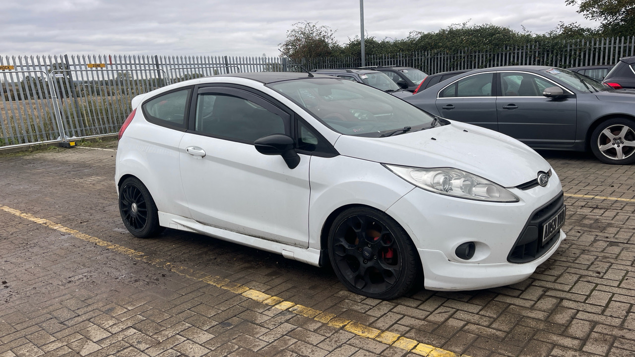 FORD FIESTA S 90 1.6 TDCI ZETEC - Хэтчбек: фото 1 FORD FIESTA S 90 1.6 TDCI ZETEC - Хэтчбек: фото 1