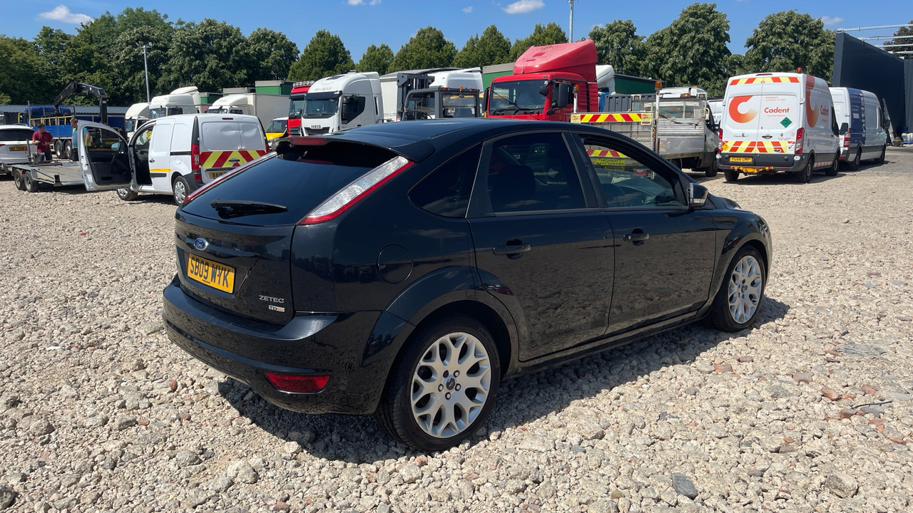 FORD FOCUS 115 1.8 TDCI - Хэтчбек: фото 4 FORD FOCUS 115 1.8 TDCI - Хэтчбек: фото 4