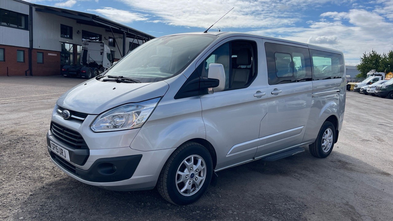 FORD TOURNEO CUSTOM 300 2.2 TDCi 125PS - Микроавтобус, Пассажирский фургон: фото 2 FORD TOURNEO CUSTOM 300 2.2 TDCi 125PS - Микроавтобус, Пассажирский фургон: фото 2