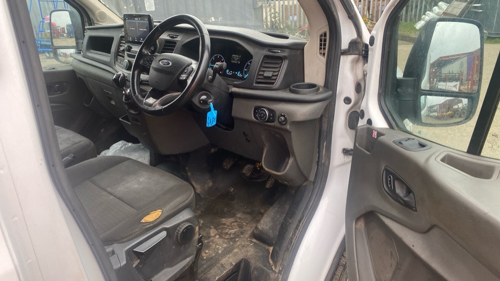 Цельнометаллический фургон FORD TRANSIT 2.0 EcoBlue 130ps H3 Trend Van: фото 7