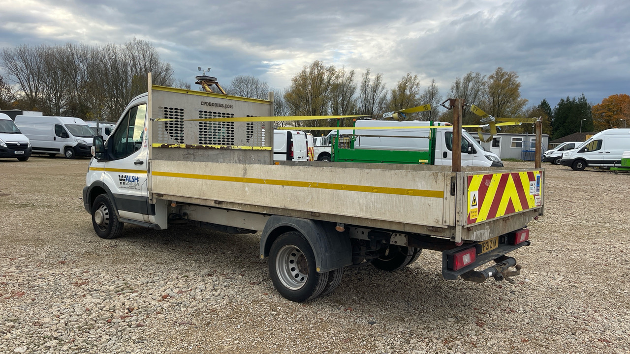 FORD TRANSIT 350 2.0 ECOBLUE 130PS - Малотоннажный бортовой грузовик: фото 3 FORD TRANSIT 350 2.0 ECOBLUE 130PS - Малотоннажный бортовой грузовик: фото 3