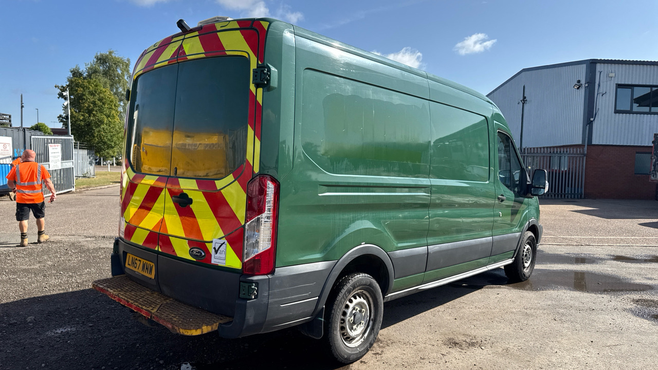 Ford Transit 350 2.0 TDCi 130PS - Цельнометаллический фургон: фото 4 Ford Transit 350 2.0 TDCi 130PS - Цельнометаллический фургон: фото 4