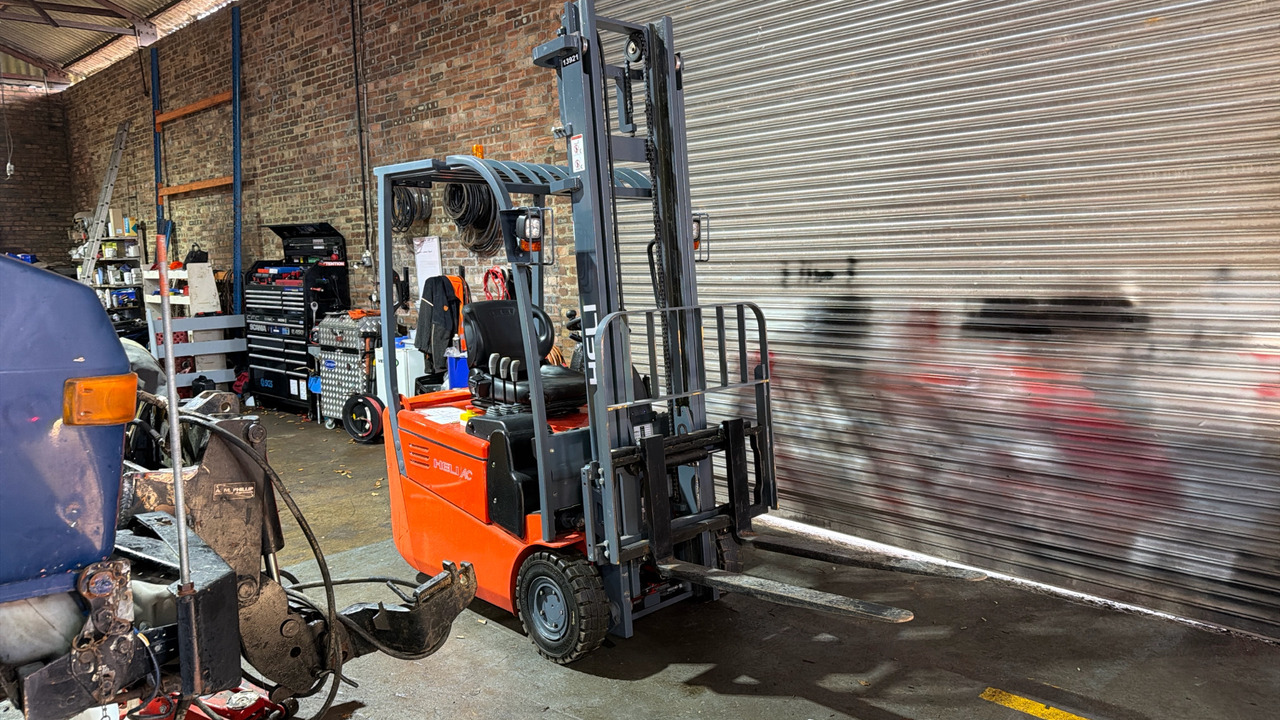 HELI FB315 - Электропогрузчик: фото 1 HELI FB315 - Электропогрузчик: фото 1