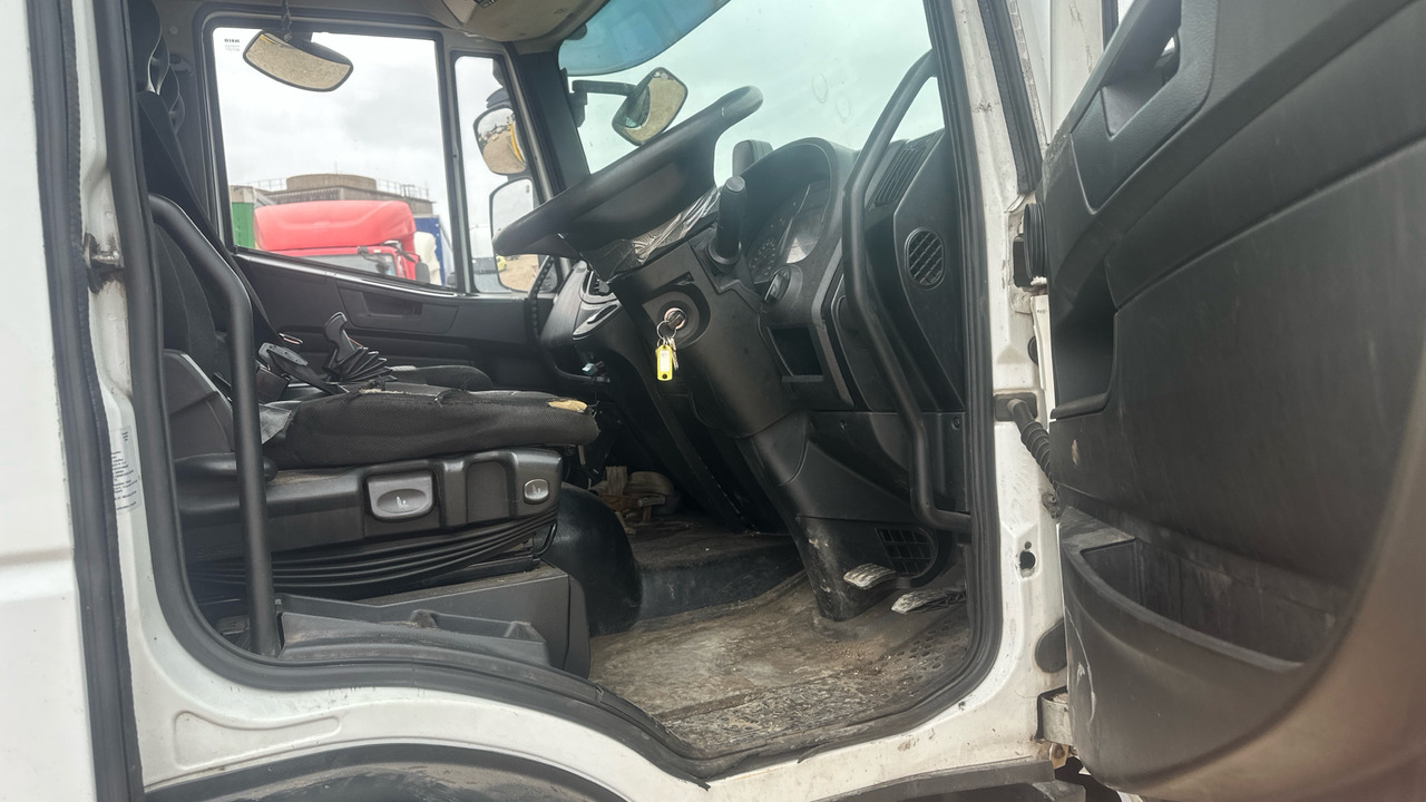 IVECO EUROCARGO 100-190 - Эвакуатор: фото 5 IVECO EUROCARGO 100-190 - Эвакуатор: фото 5