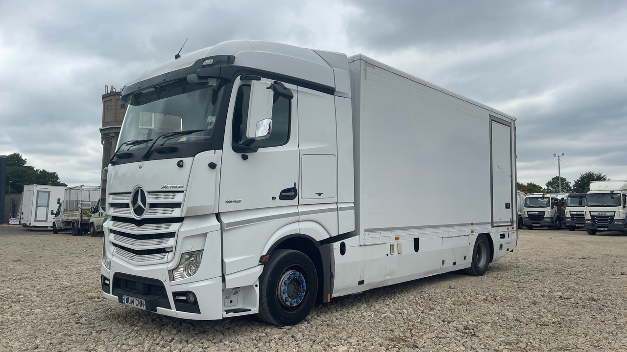 MERCEDES-BENZ ACTROS 1842 - Грузовик с закрытым кузовом: фото 2 MERCEDES-BENZ ACTROS 1842 - Грузовик с закрытым кузовом: фото 2