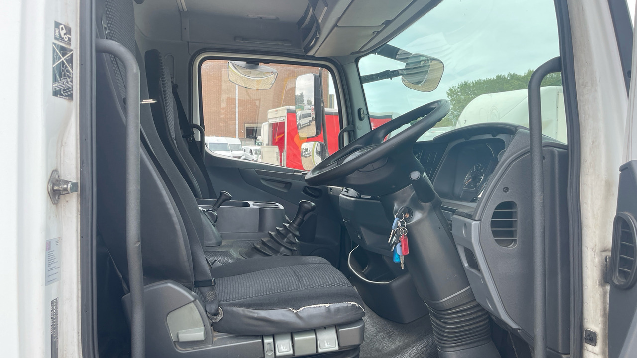 MERCEDES-BENZ ATEGO 1022 - Грузовик с закрытым кузовом: фото 5 MERCEDES-BENZ ATEGO 1022 - Грузовик с закрытым кузовом: фото 5