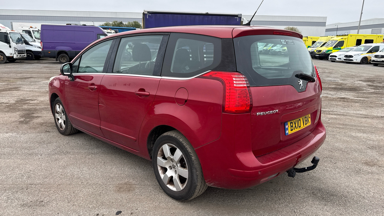 PEUGEOT 5008 2.0 HDI 150PS - Легковой автомобиль: фото 3 PEUGEOT 5008 2.0 HDI 150PS - Легковой автомобиль: фото 3