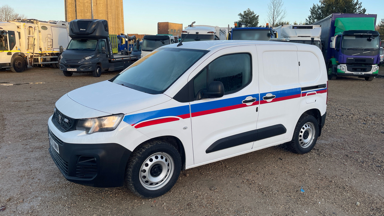 PEUGEOT PARTNER 1000 1.5 BlueHDi 100PS - Легковой фургон: фото 2 PEUGEOT PARTNER 1000 1.5 BlueHDi 100PS - Легковой фургон: фото 2