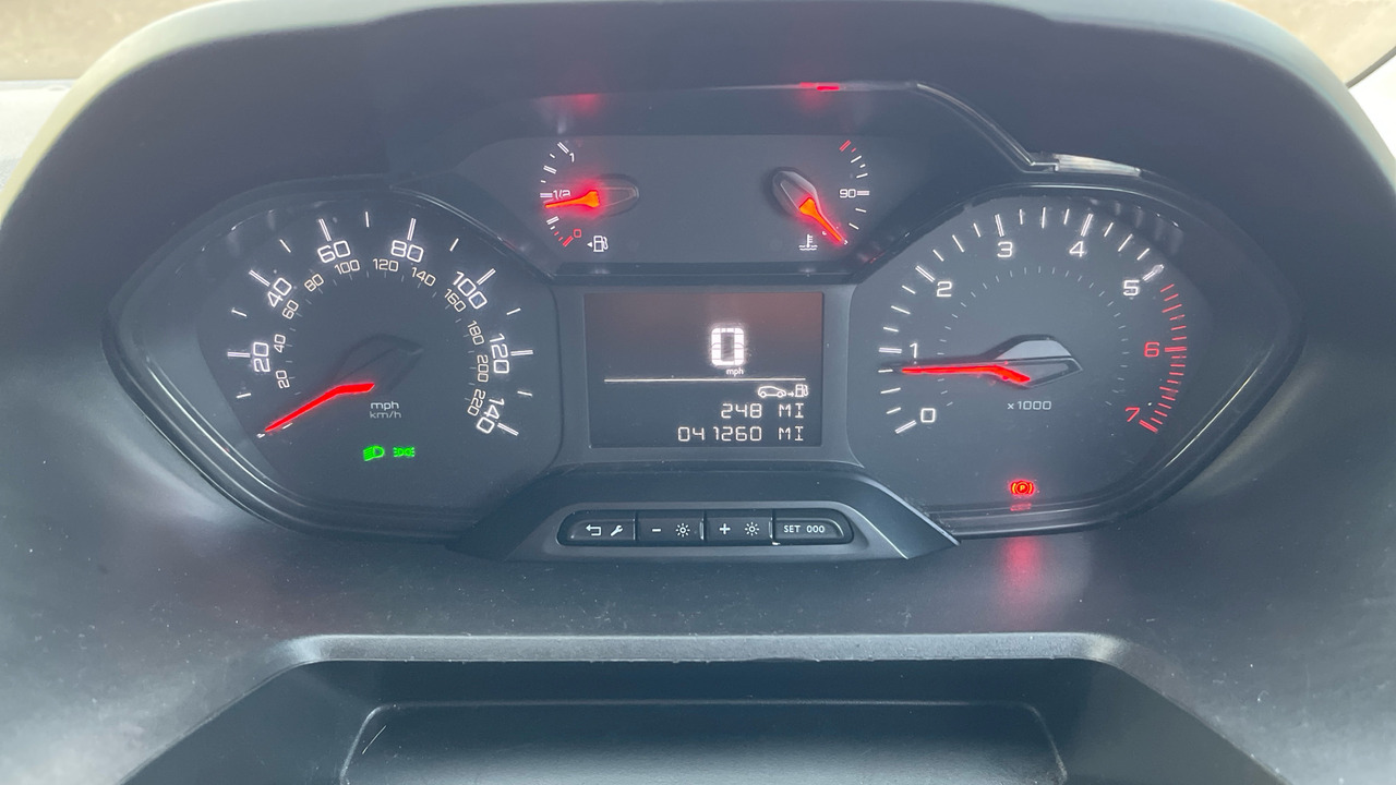 Легковой фургон PEUGEOT PARTNER 850 1.5 BlueHDi 100ps Professional: фото 19 Легковой фургон PEUGEOT PARTNER 850 1.5 BlueHDi 100ps Professional: фото 19