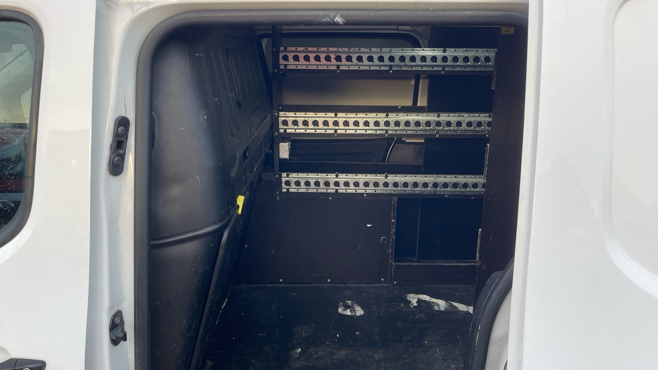 Легковой фургон PEUGEOT PARTNER 850 1.5 BlueHDi 100ps Professional: фото 15 Легковой фургон PEUGEOT PARTNER 850 1.5 BlueHDi 100ps Professional: фото 15