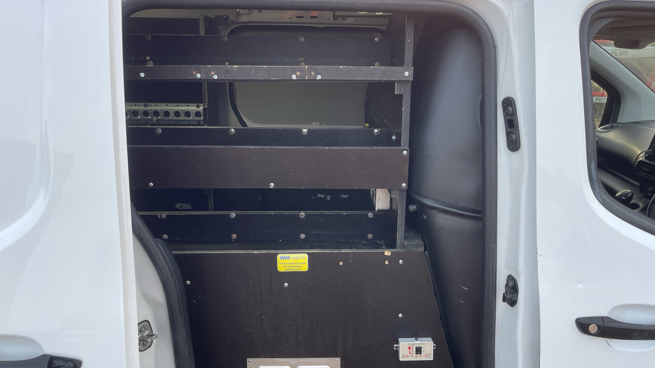 Легковой фургон PEUGEOT PARTNER 850 1.5 BlueHDi 100ps Professional: фото 18 Легковой фургон PEUGEOT PARTNER 850 1.5 BlueHDi 100ps Professional: фото 18