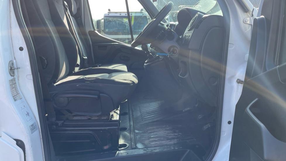 RENAULT MASTER LL35 2.3 DCI BUSINESS - Фургон с закрытым кузовом: фото 5 RENAULT MASTER LL35 2.3 DCI BUSINESS - Фургон с закрытым кузовом: фото 5