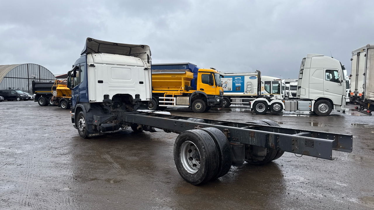 SCANIA P 230 - Грузовик-шасси: фото 3 SCANIA P 230 - Грузовик-шасси: фото 3