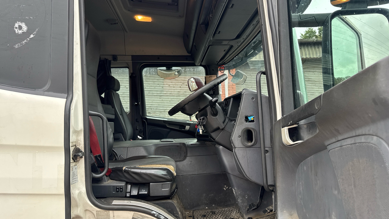 SCANIA P 250 - Тентованный грузовик: фото 5 SCANIA P 250 - Тентованный грузовик: фото 5