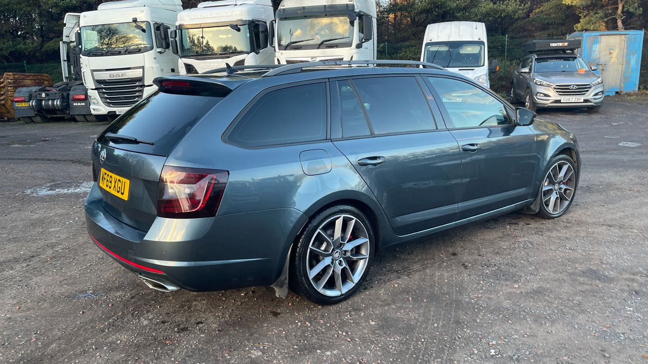 SKODA OCTAVIA 2.0 TSI 245PS VRS - Универсал: фото 4 SKODA OCTAVIA 2.0 TSI 245PS VRS - Универсал: фото 4