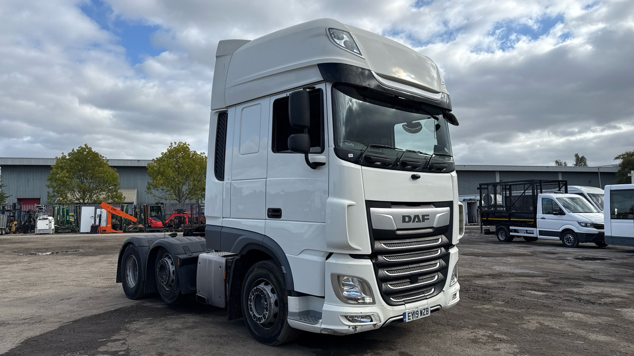 DAF XF 530 - Тягач: фото 1 DAF XF 530 - Тягач: фото 1