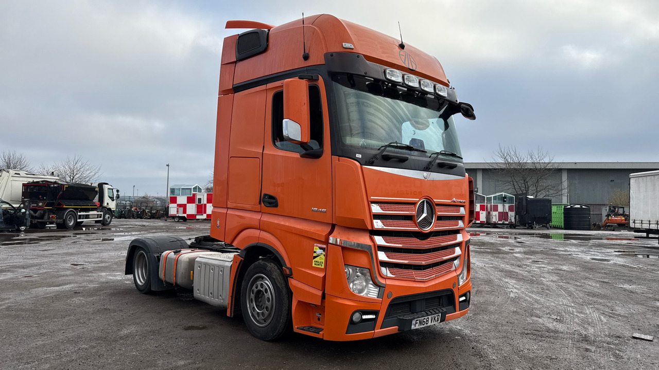 MERCEDES-BENZ ACTROS 1845 - Тягач: фото 1 MERCEDES-BENZ ACTROS 1845 - Тягач: фото 1