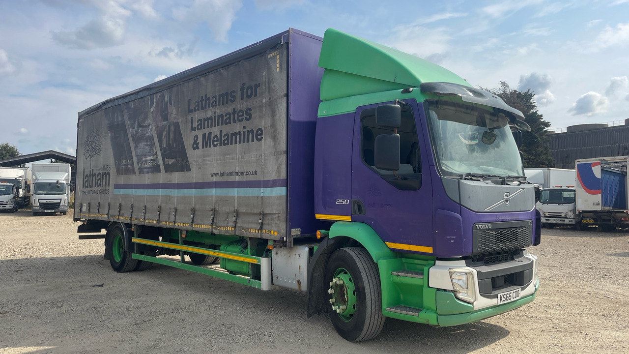 VOLVO FL 250 - Тентованный грузовик: фото 1 VOLVO FL 250 - Тентованный грузовик: фото 1