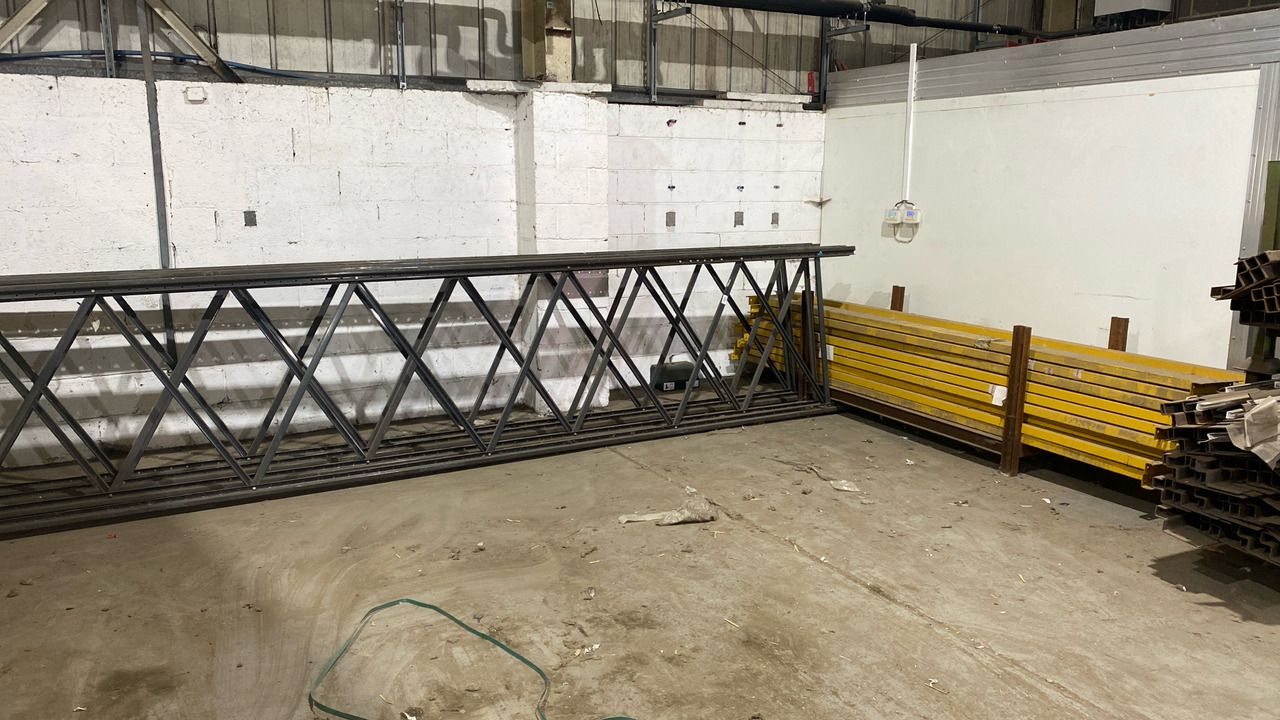 WAREHOUSE RACKING UPRIGHTS & CROSS MEMBERS - Строительное оборудование: фото 1 WAREHOUSE RACKING UPRIGHTS & CROSS MEMBERS - Строительное оборудование: фото 1