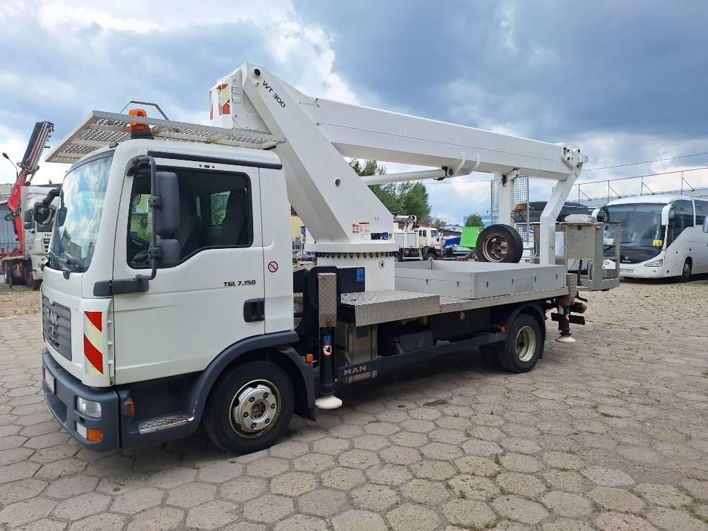 MAN podnośnik koszowy Wumag WT 300 - Телескопический подъемник: фото 1 MAN podnośnik koszowy Wumag WT 300 - Телескопический подъемник: фото 1
