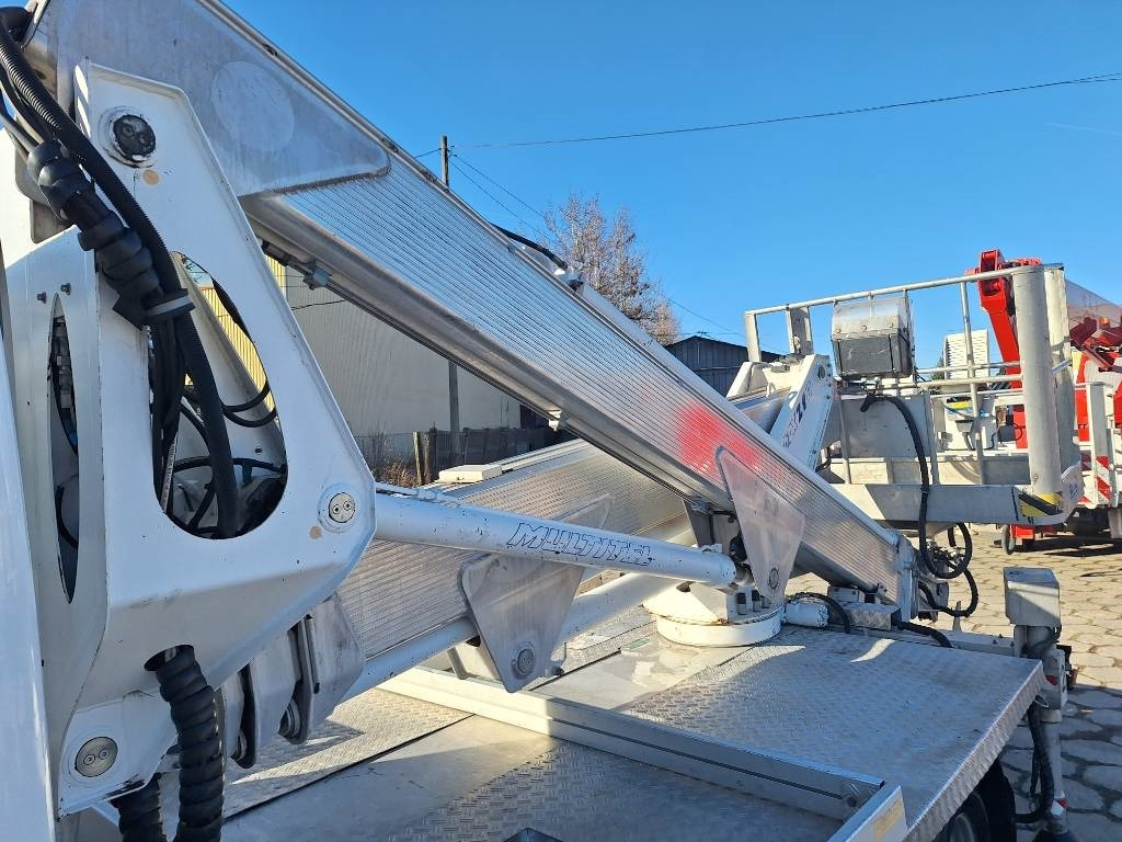 Грузовик с подъемником Multitel MX 210: фото 10
