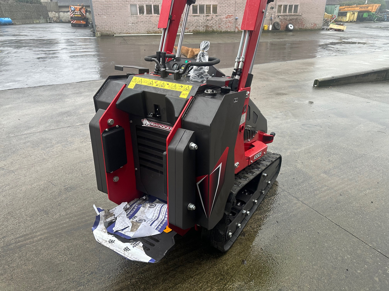 Новый Мини-погрузчик с бортовым поворотом Rhinoceros KS925: фото 7