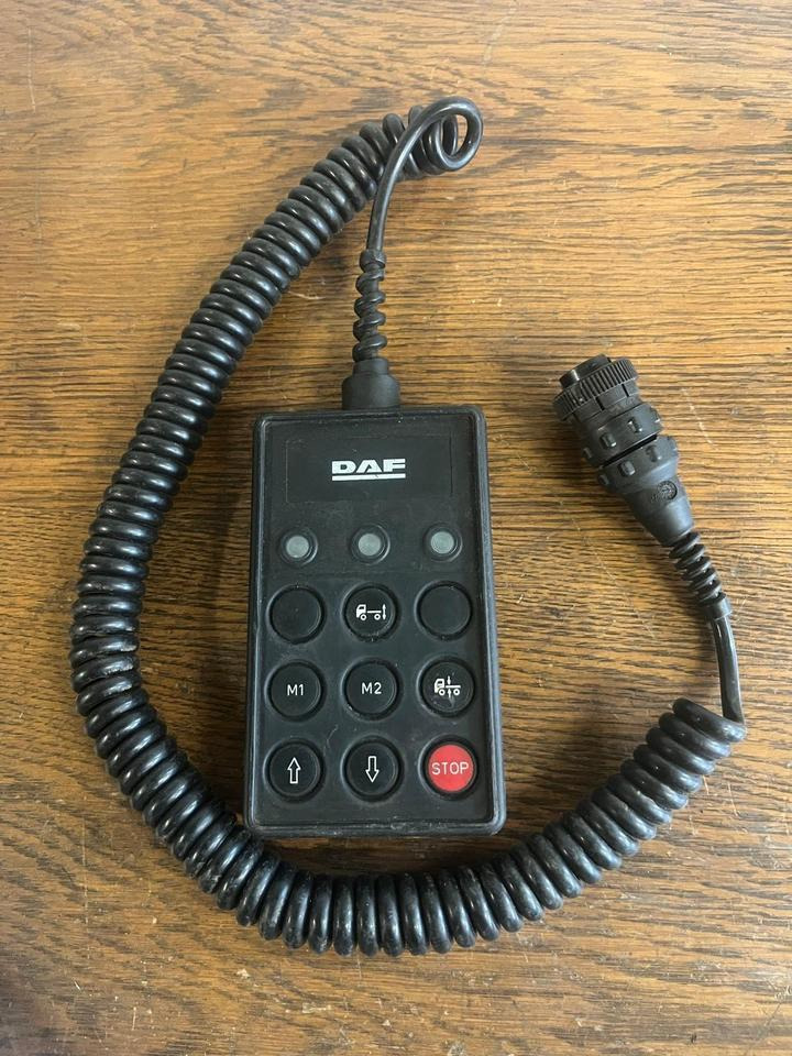 DAF Bediengerät Fernbedienung Luftfederung WABCO 4460561290 - Блок управления для Грузовиков: фото 2 DAF Bediengerät Fernbedienung Luftfederung WABCO 4460561290 - Блок управления для Грузовиков: фото 2