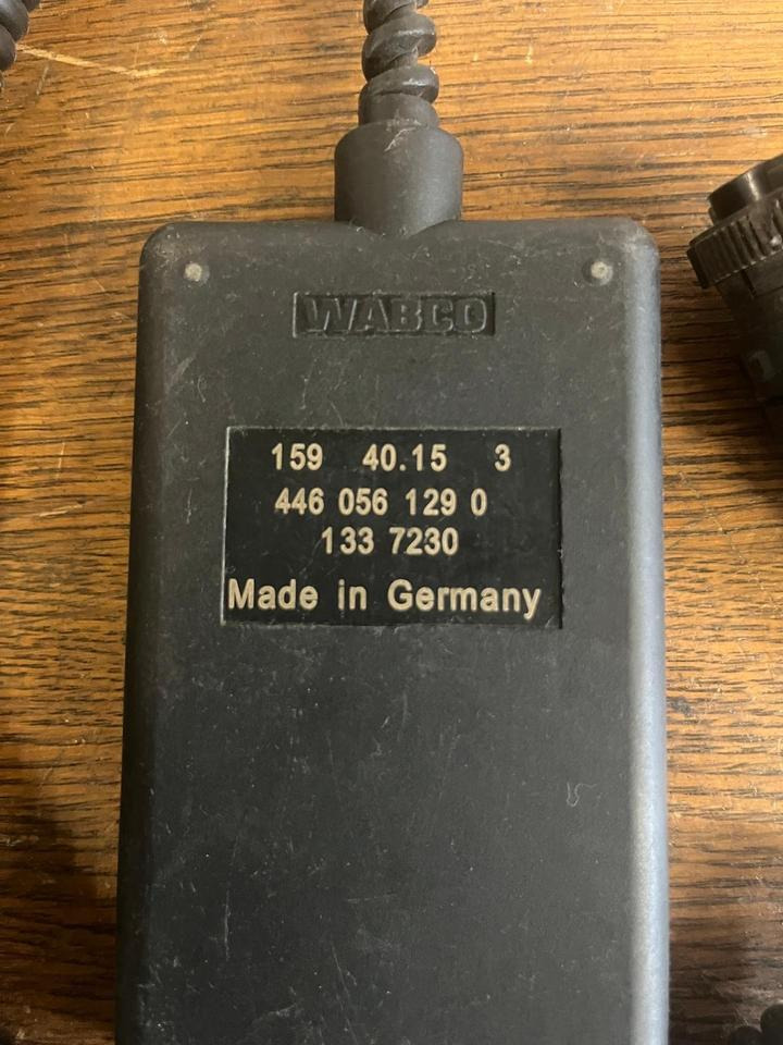 DAF Bediengerät Fernbedienung Luftfederung WABCO 4460561290 - Блок управления для Грузовиков: фото 3 DAF Bediengerät Fernbedienung Luftfederung WABCO 4460561290 - Блок управления для Грузовиков: фото 3