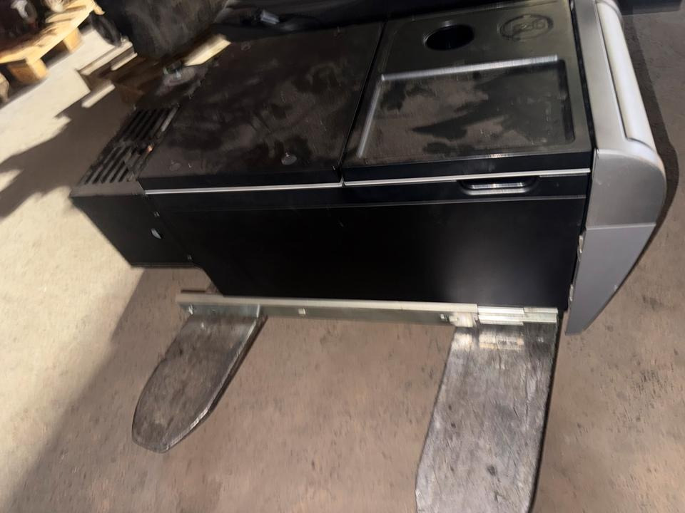 DAF XF 460 Euro 6 Kühlschrank 2019771 - Кабина и интерьер для Грузовиков: фото 2 DAF XF 460 Euro 6 Kühlschrank 2019771 - Кабина и интерьер для Грузовиков: фото 2
