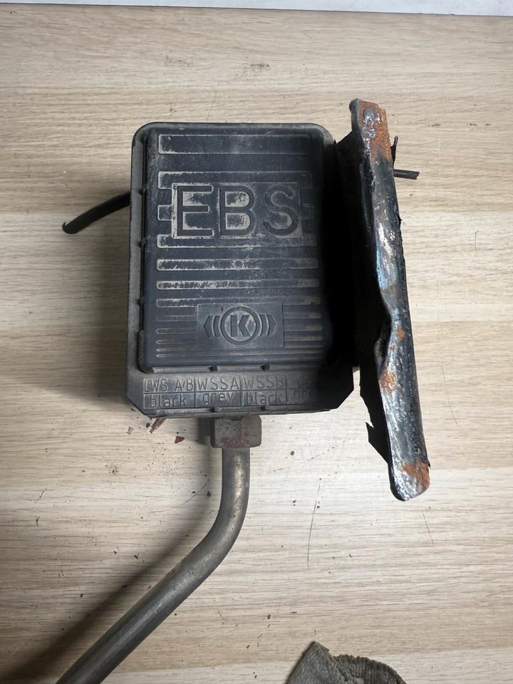 MAN KNORR-BREMSE EBS Ventil K000913 81.52106.6041 - Клапан для Грузовиков: фото 3 MAN KNORR-BREMSE EBS Ventil K000913 81.52106.6041 - Клапан для Грузовиков: фото 3