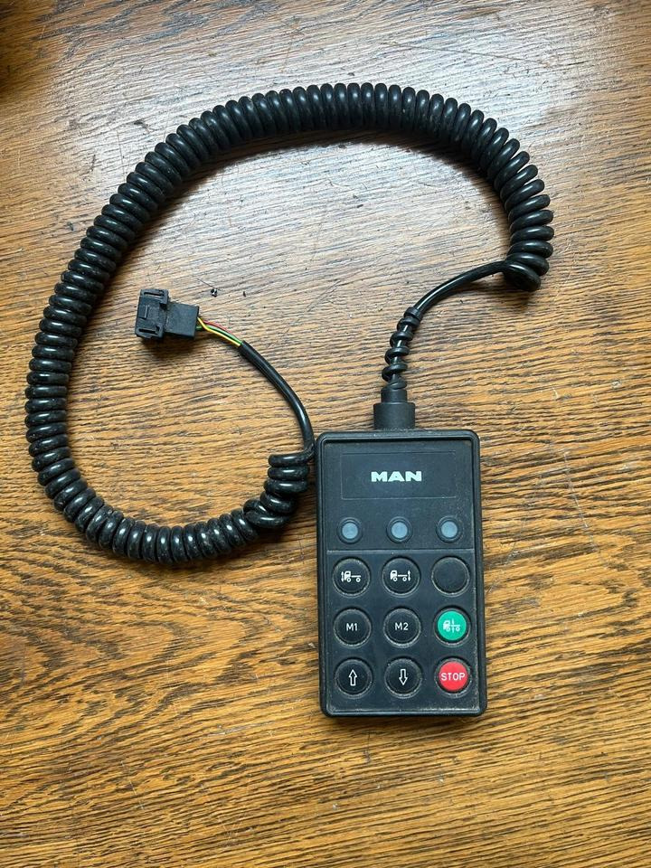 MAN WABCO Bediengerät Fernbedienung Luftfederung 4460561390 - Воздушная подвеска для Грузовиков: фото 1 MAN WABCO Bediengerät Fernbedienung Luftfederung 4460561390 - Воздушная подвеска для Грузовиков: фото 1