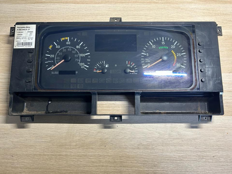 Mercedes Benz Econic Kombiinstrument / Tacho A0044469121 - Приборная панель для Грузовиков: фото 2 Mercedes Benz Econic Kombiinstrument / Tacho A0044469121 - Приборная панель для Грузовиков: фото 2