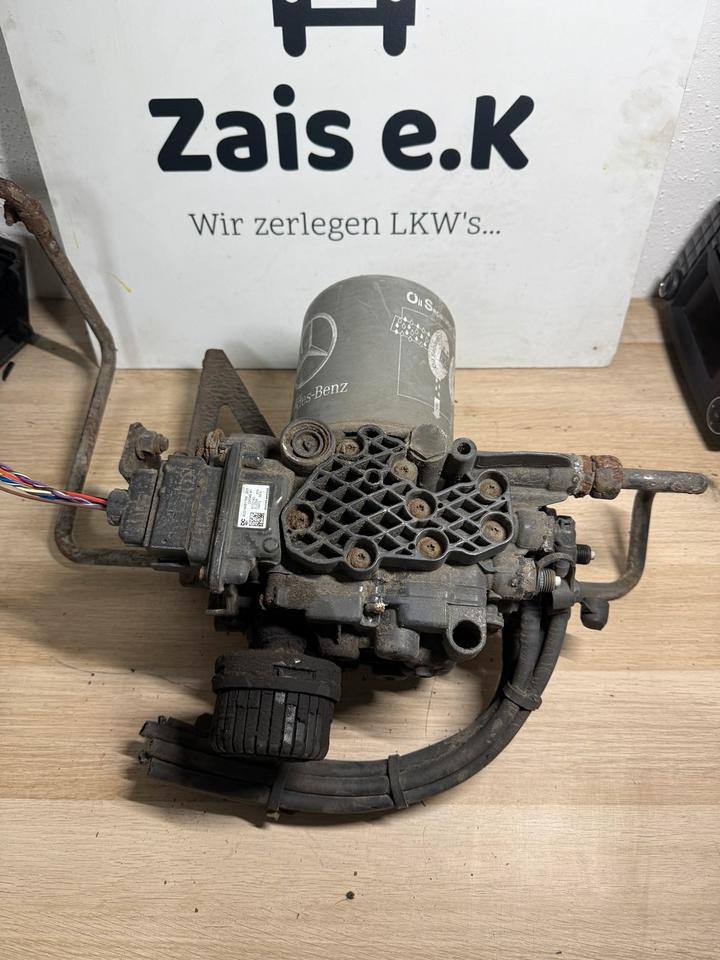 Mercedes KNORR-BREMSE Lufttrockner A0014461764 K102143 - Принадлежность тормозной системы для Грузовиков: фото 1 Mercedes KNORR-BREMSE Lufttrockner A0014461764 K102143 - Принадлежность тормозной системы для Грузовиков: фото 1