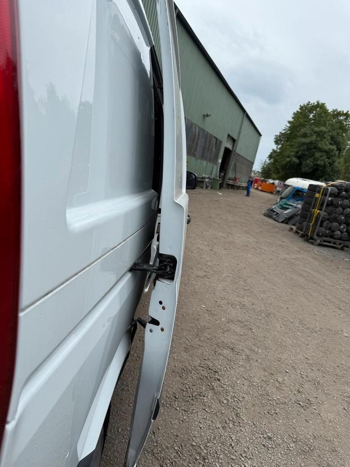 Mercedes VITO Seitentür Schiebetür BJ 2012 - Дверь и запчасти для Фургонов: фото 5 Mercedes VITO Seitentür Schiebetür BJ 2012 - Дверь и запчасти для Фургонов: фото 5