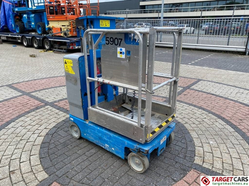 Genie GR15 RunAbout Electric Vertical Mast Lift 652cm  - Вертикальный мачтовый подъемник: фото 2 Genie GR15 RunAbout Electric Vertical Mast Lift 652cm  - Вертикальный мачтовый подъемник: фото 2