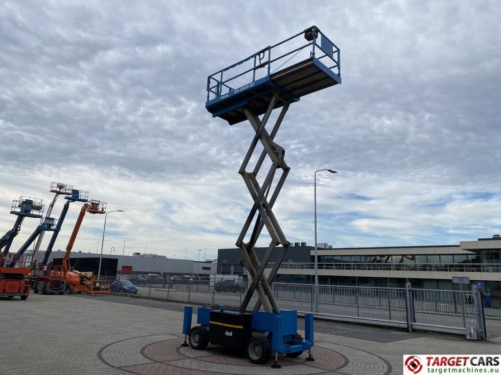 Genie GS-2669RT Diesel 4x4 Scissor Work Lift 1000cm  в лизинг Genie GS-2669RT Diesel 4x4 Scissor Work Lift 1000cm: фото 7 Genie GS-2669RT Diesel 4x4 Scissor Work Lift 1000cm  в лизинг Genie GS-2669RT Diesel 4x4 Scissor Work Lift 1000cm: фото 7