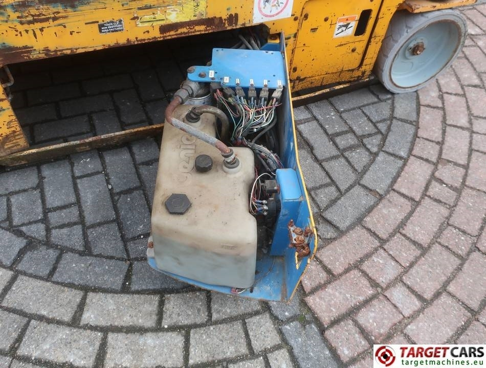 Ножничный подъемник Genie GS-3246 Electric Scissor Work Lift 1175cm DEFECT: фото 7