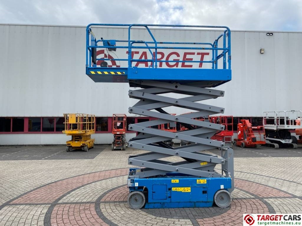 Genie GS-4047 Electric Scissor Work Lift 1389cm  - Ножничный подъемник: фото 5 Genie GS-4047 Electric Scissor Work Lift 1389cm  - Ножничный подъемник: фото 5