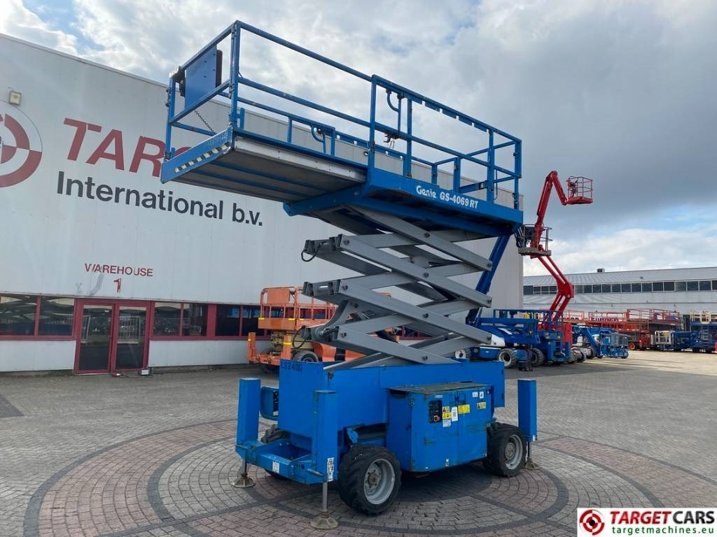 Ножничный подъемник Genie GS-4069 RT LPG 4x4 Scissor Work Lift 1412cm: фото 20 Ножничный подъемник Genie GS-4069 RT LPG 4x4 Scissor Work Lift 1412cm: фото 20