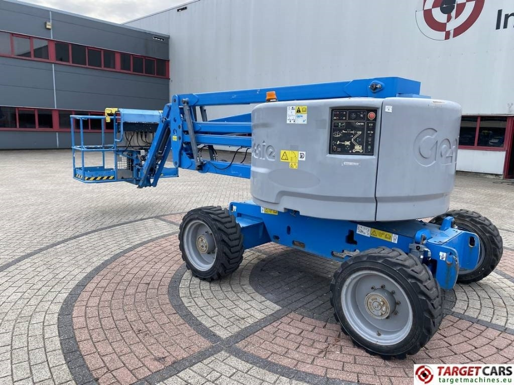 Genie Z-45/25J Diesel 4x4 Articulated Boom Lift 1605cm  - Коленчатый подъемник: фото 4 Genie Z-45/25J Diesel 4x4 Articulated Boom Lift 1605cm  - Коленчатый подъемник: фото 4