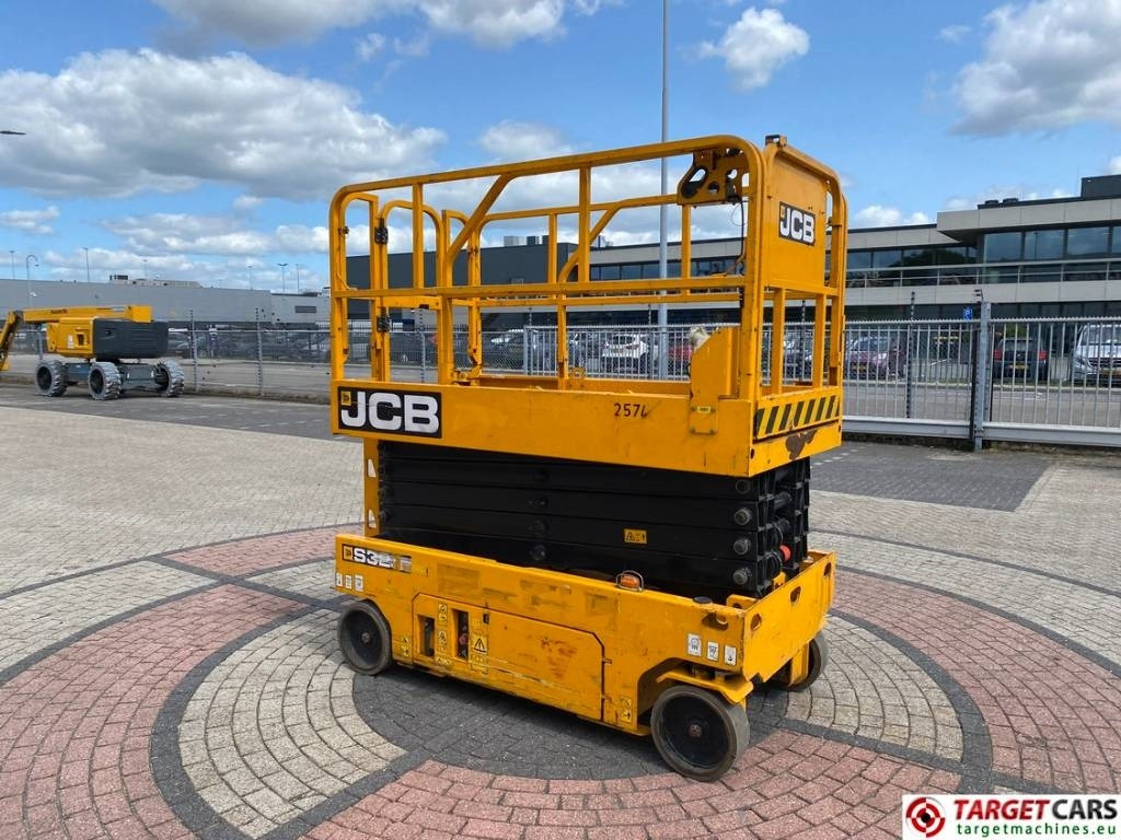 JCB S3246E Electric Scissor Work Lift 1200cm - Ножничный подъемник: фото 2 JCB S3246E Electric Scissor Work Lift 1200cm - Ножничный подъемник: фото 2